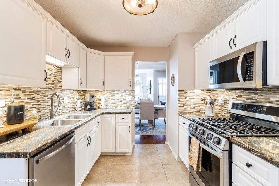 1404 Pompano Drive, Clive, Iowa image 9