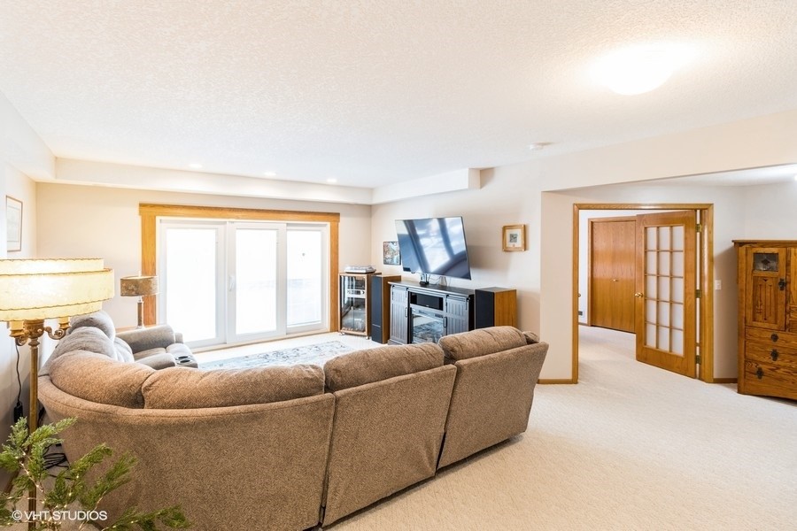 1404 Pompano Drive, Clive, Iowa image 18