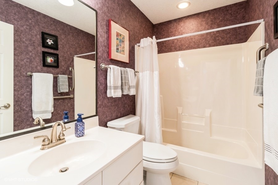 1404 Pompano Drive, Clive, Iowa image 14