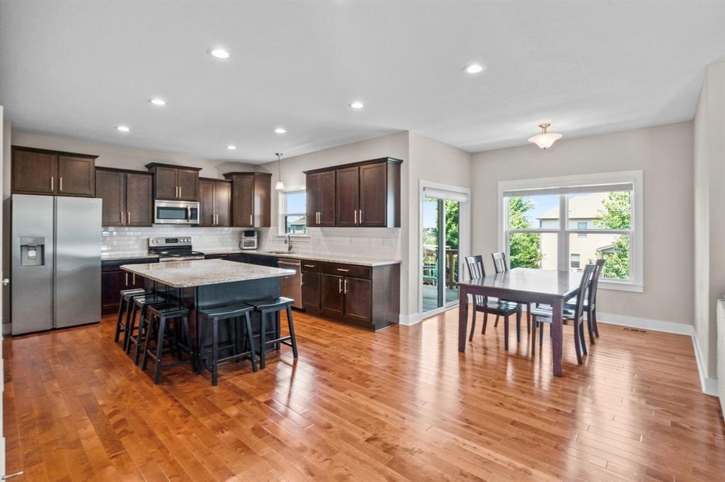 395 NE Fox Run Trail