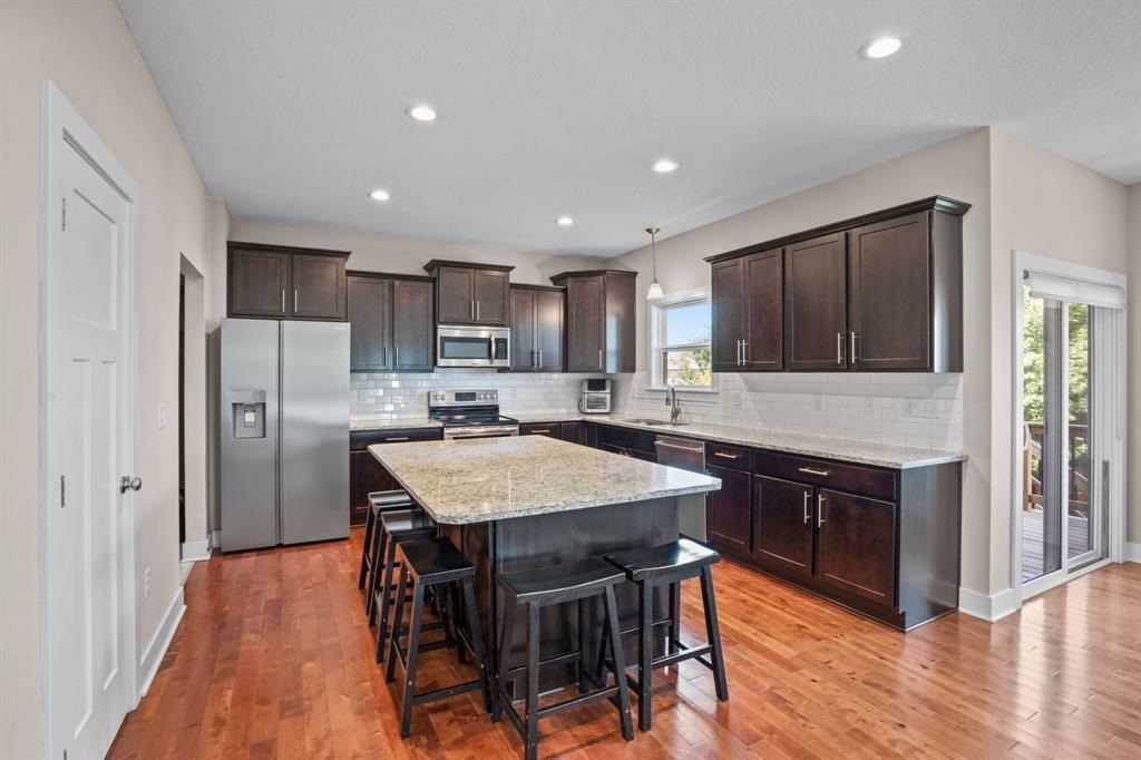 395 NE Fox Run Trail