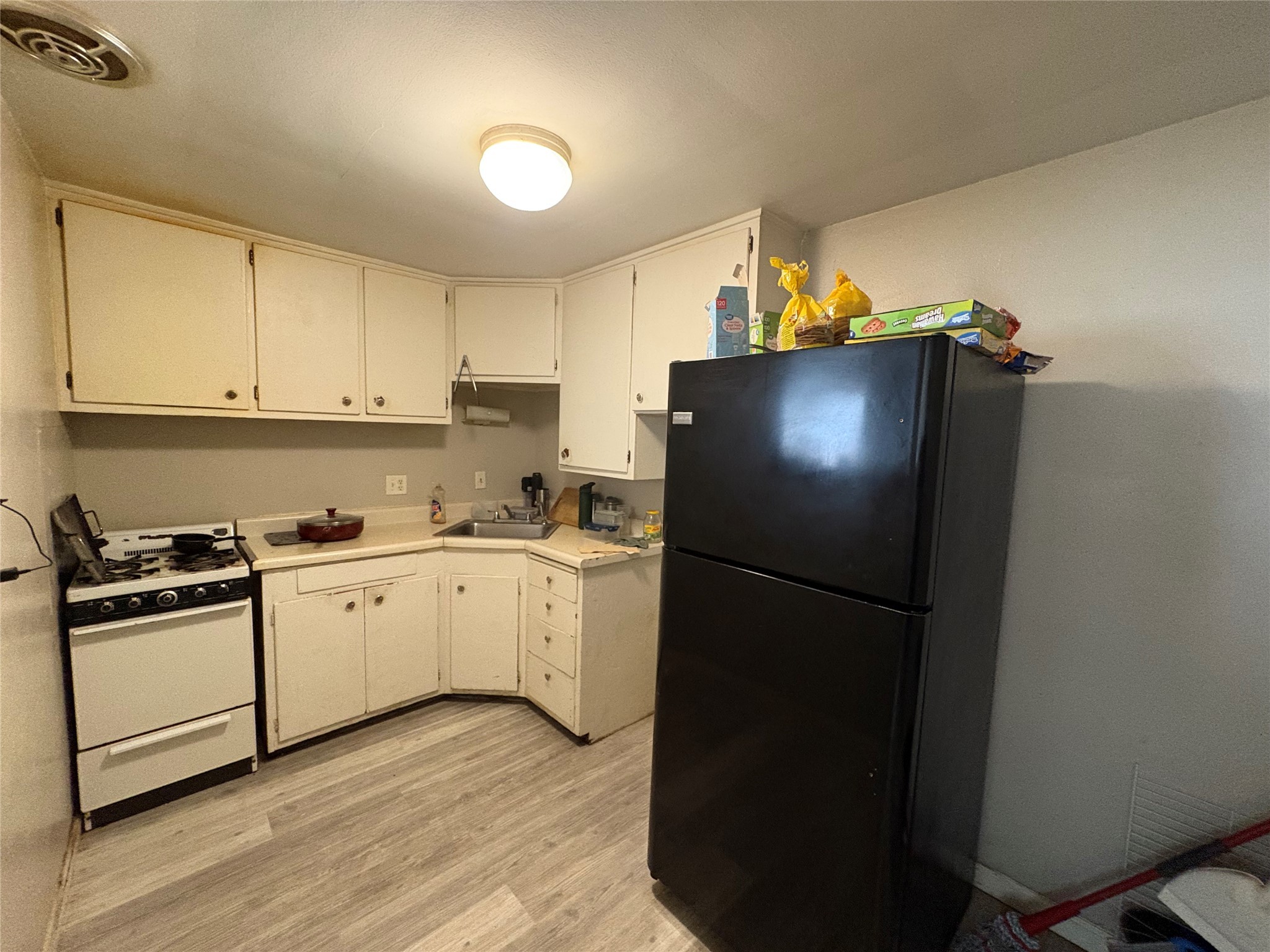 1710 Oakland