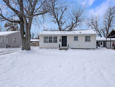 204 Sharon Avenue Marshalltown IA 50158