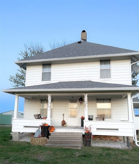 Homes For Sale - 27048 500th Street<br/> Chariton, IA 50049