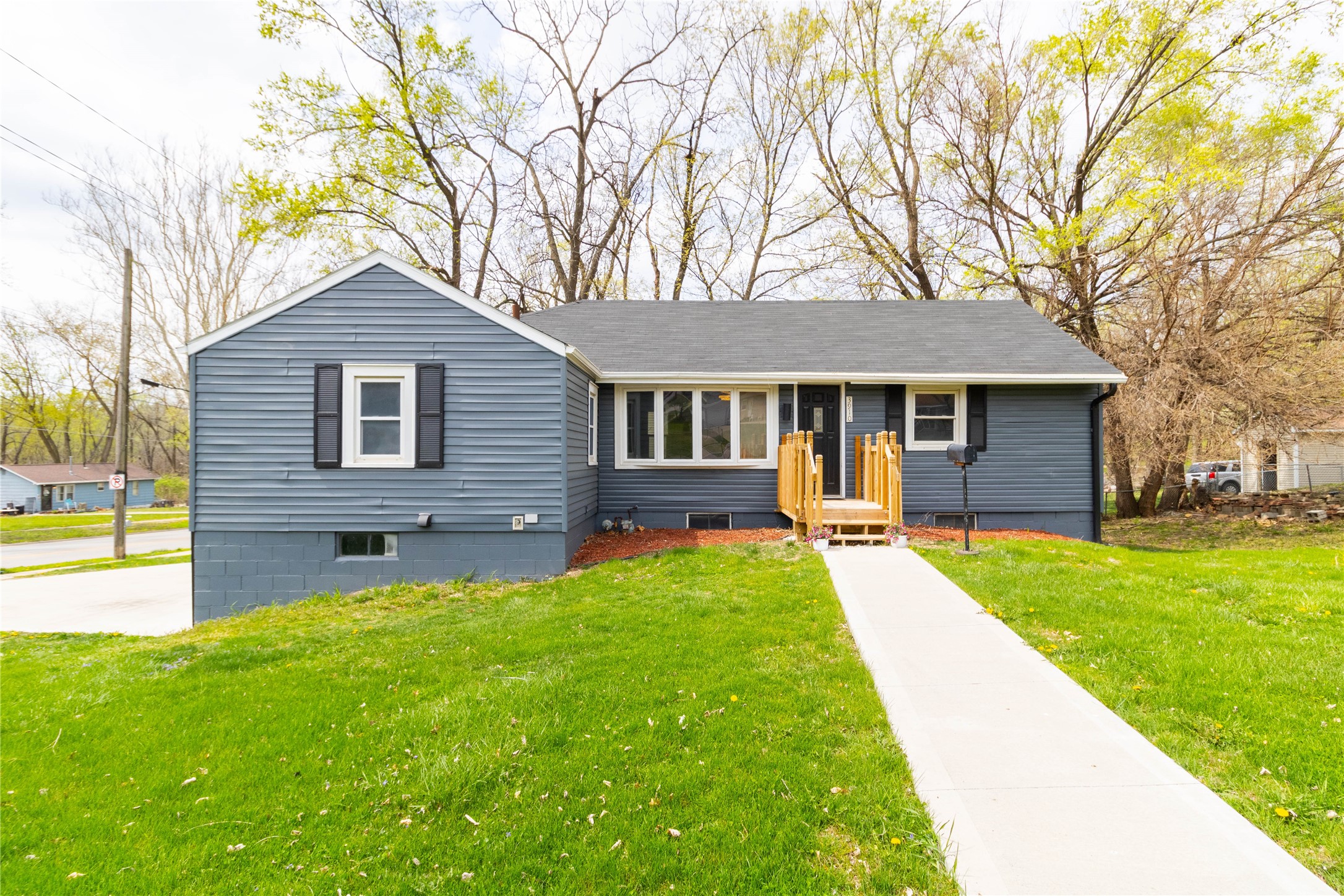3910 SE 8th Street, Des Moines, Iowa image 1