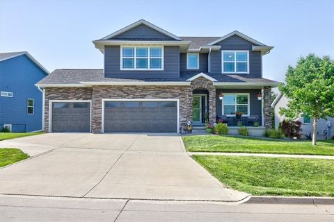 Single Family Residence in Johnston IA 9649 Valley Parkway.jpg