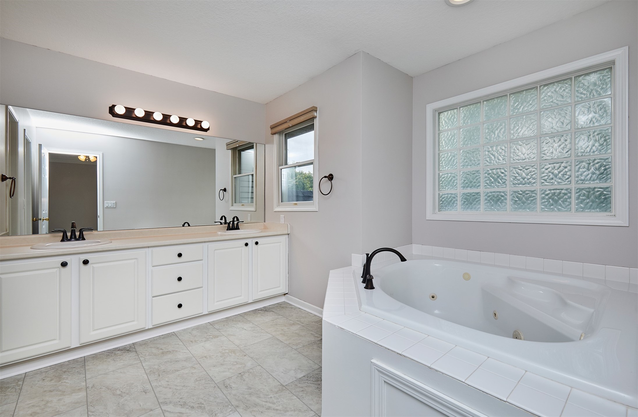 5806 Wistful Vista Drive, West Des Moines, Iowa image 21