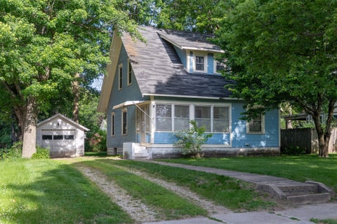 Homes For Sale - 219 N Russell Avenue<br/> Ames, IA 50010