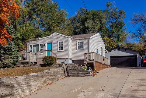 1315 E 33rd Court Des Moines IA 50317