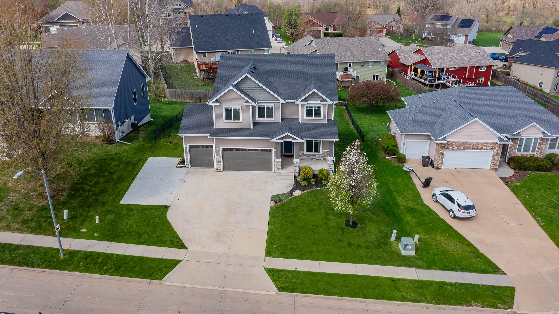 4104 Lakeland Court