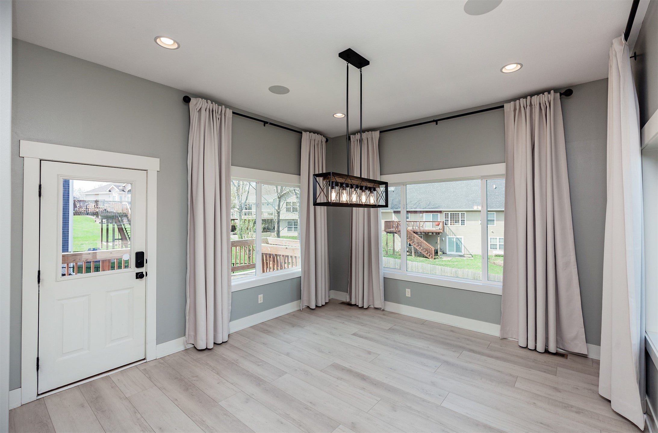 4104 Lakeland Court