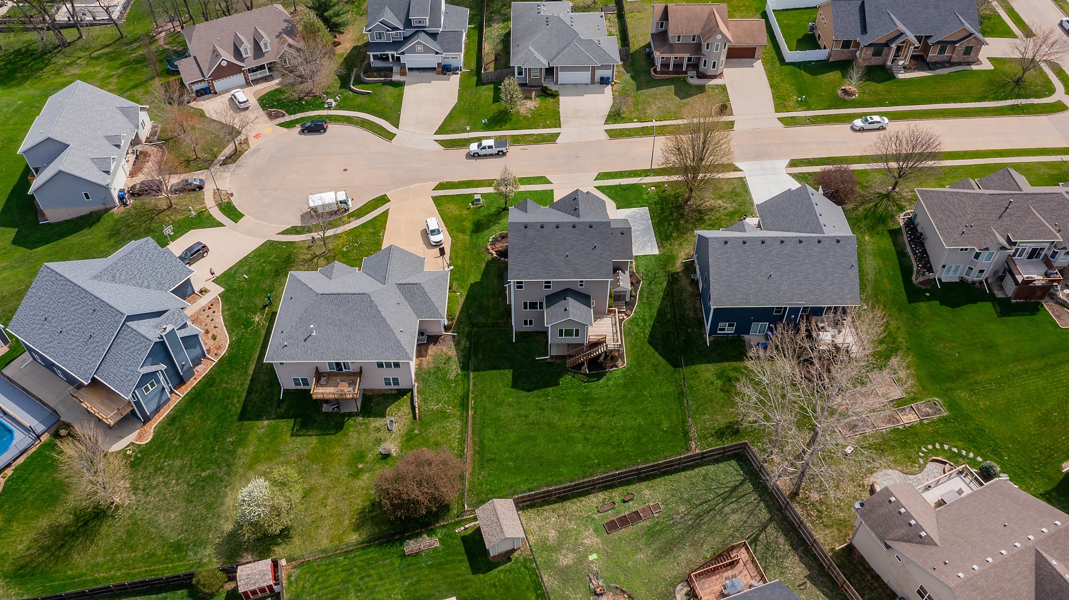 4104 Lakeland Court