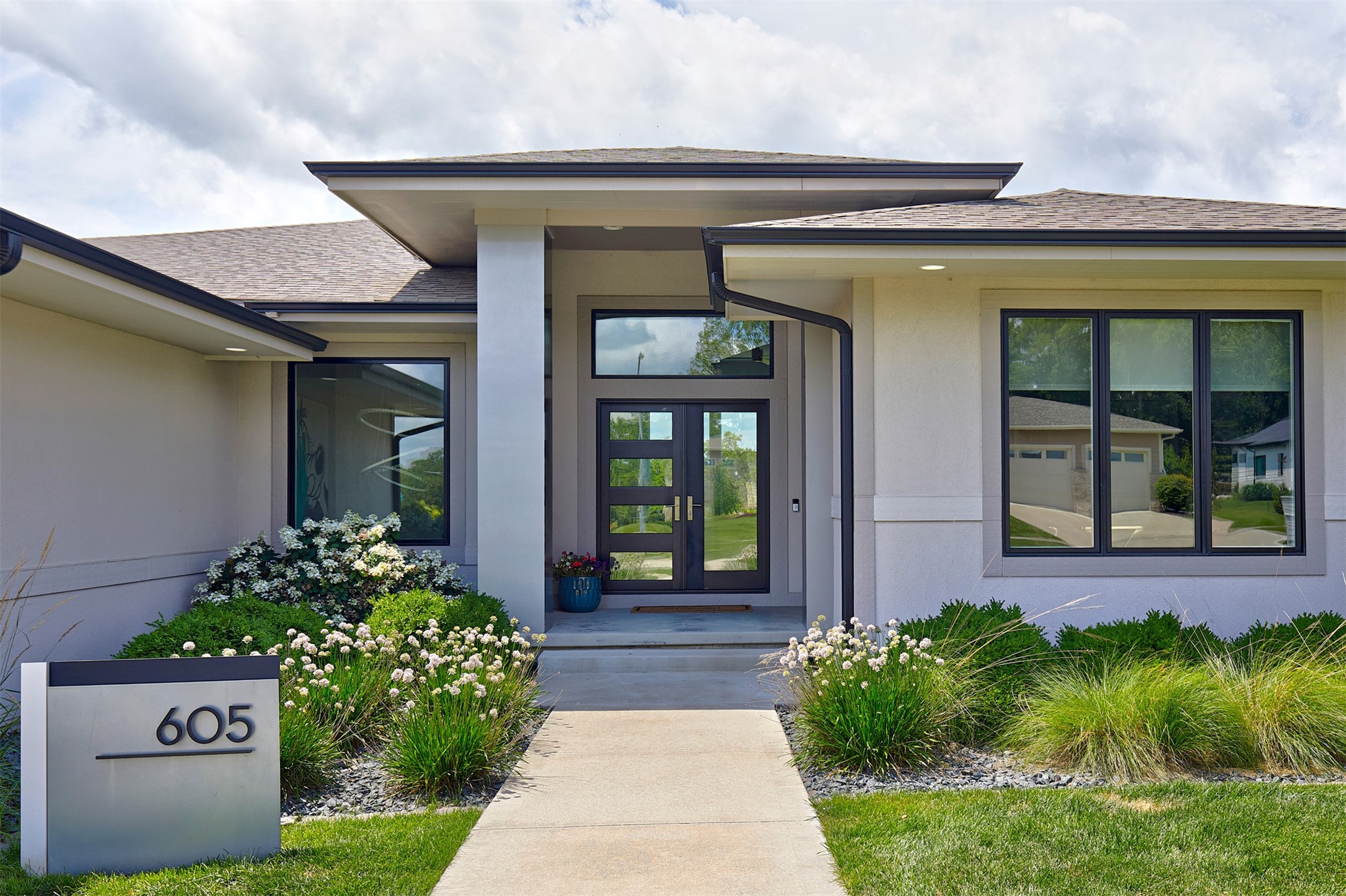 605 S Tiburon Cove