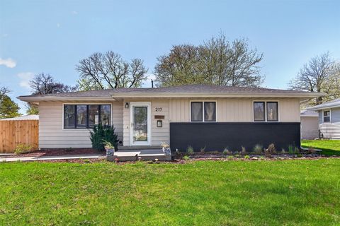 Homes For Sale - 217 SE 8th Street<br/> Ankeny, IA 50021