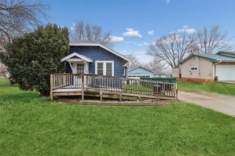 431 S 6th Avenue E Newton IA 50208