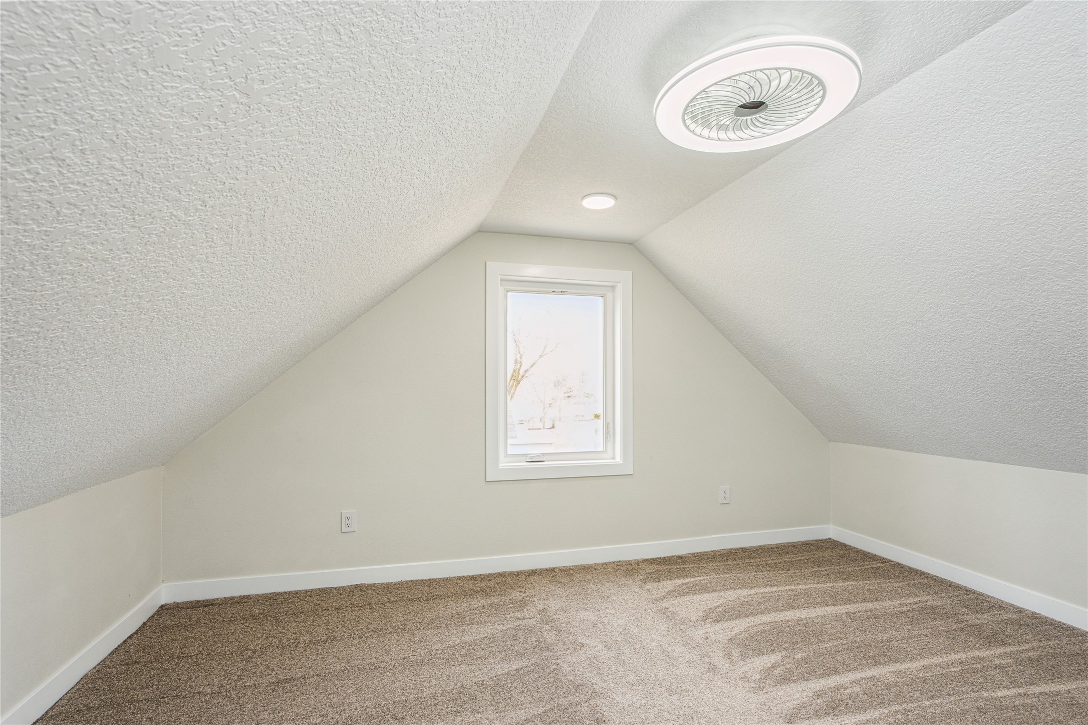 514 S Brobst Street, Knoxville, Iowa image 24