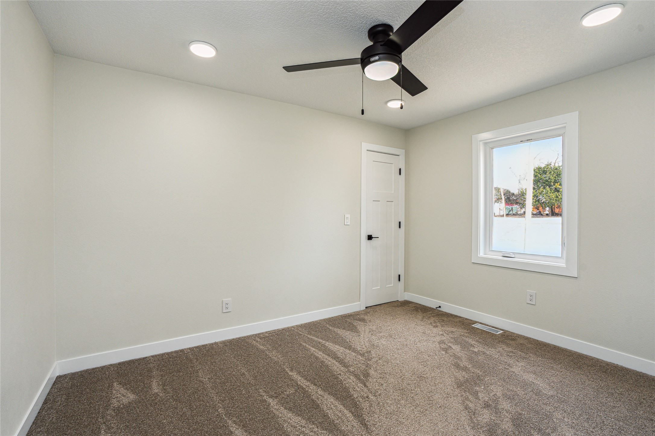 514 S Brobst Street, Knoxville, Iowa image 22