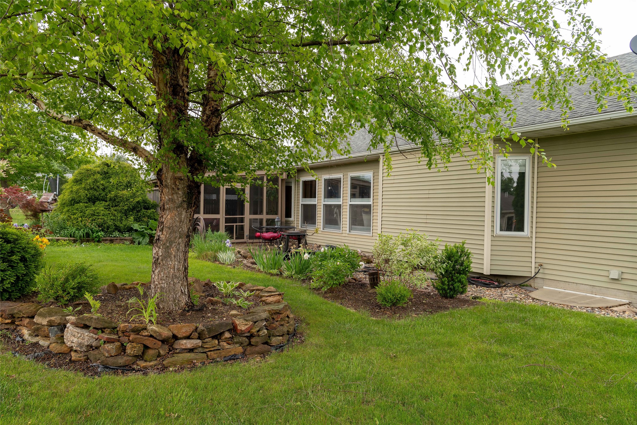 21 Eastwood Street, Pella, Iowa image 2