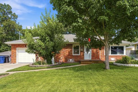 Homes For Sale - 4015 53rd Street<br/> Polk County, Des Moines, IA 50310