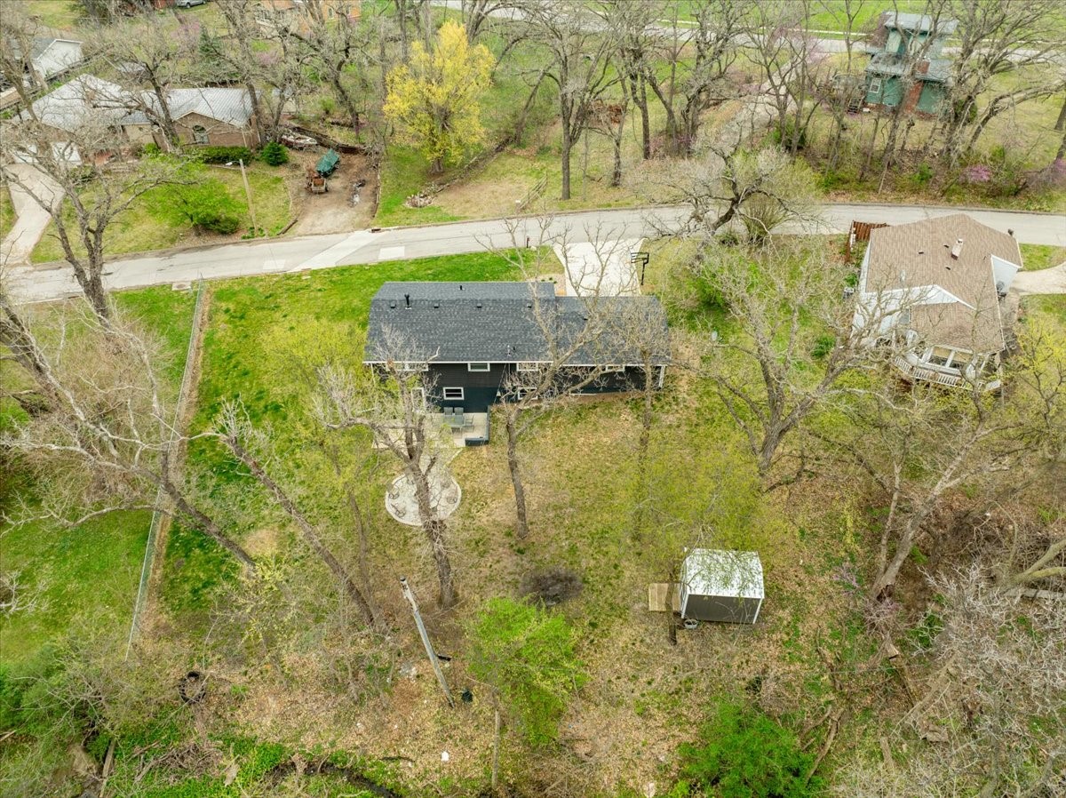 103 Emerson Hough Drive, Newton, Iowa image 30