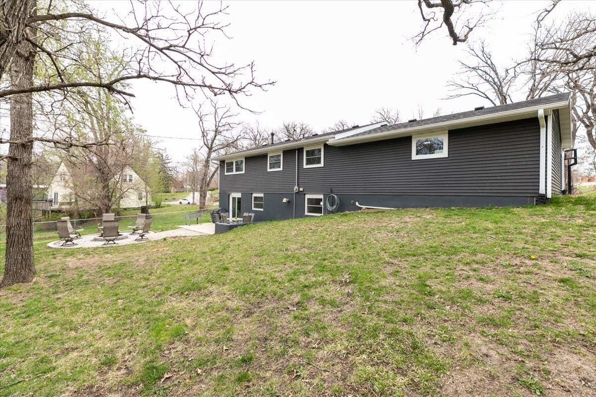 103 Emerson Hough Drive, Newton, Iowa image 24
