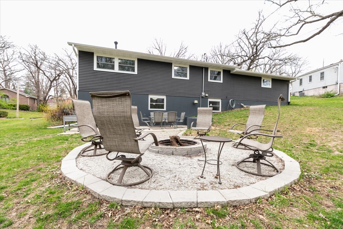 103 Emerson Hough Drive, Newton, Iowa image 23