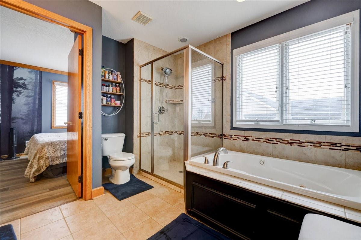 2212 Autumn Blaze Drive, Norwalk, Iowa image 18