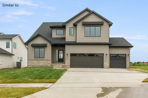 3831 NW Reinhart Drive Ankeny IA 50023