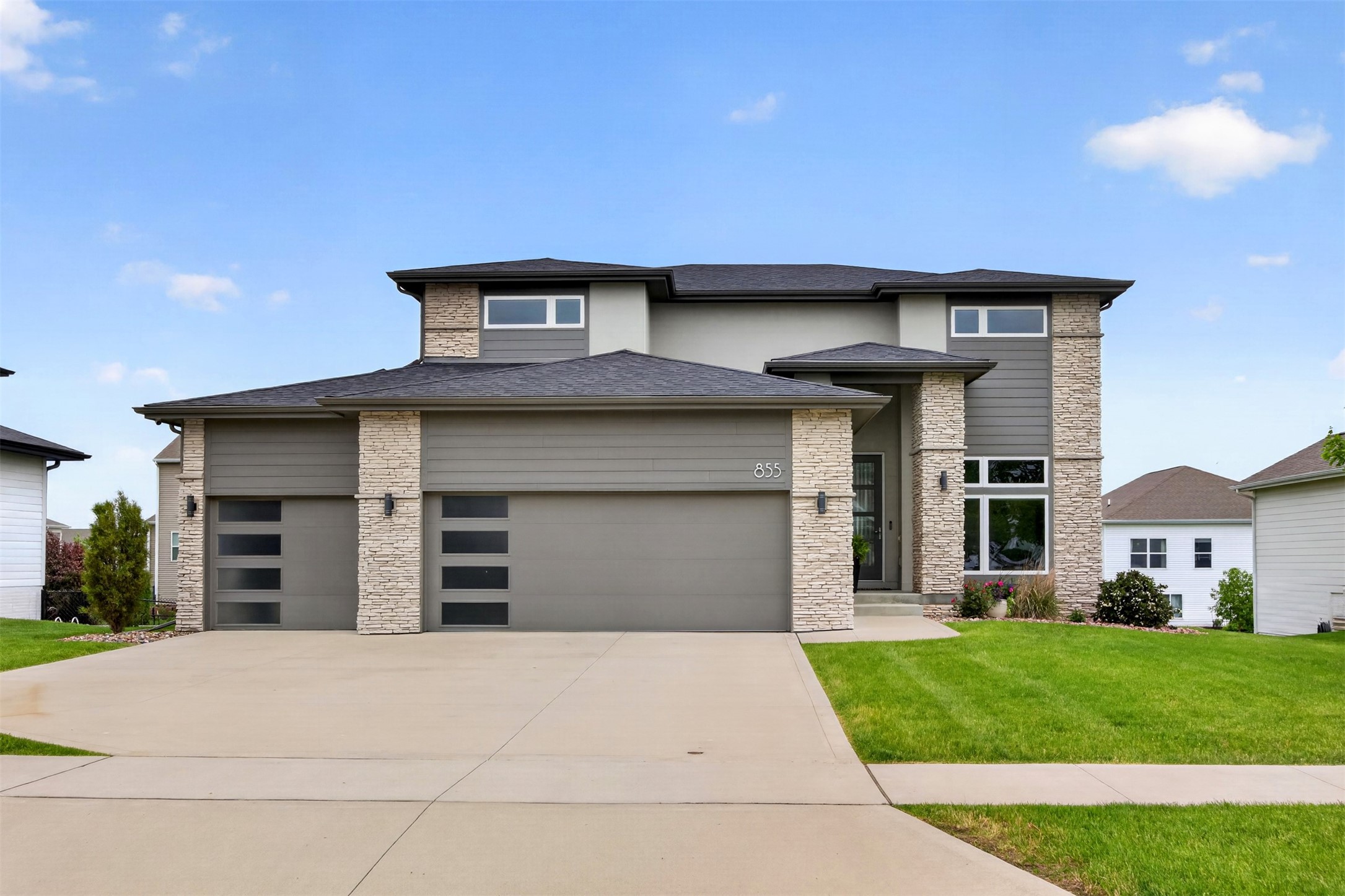 855 Sandstone Point