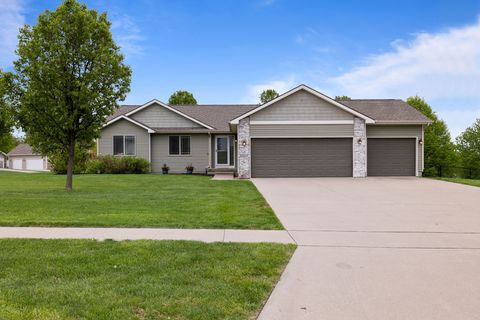 Homes For Sale - 7408 Longboat Drive<br/> Johnston, IA 50131