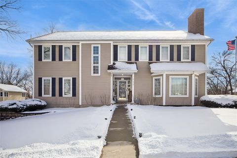 Homes For Sale - 130 Pennsylvania Street<br/> Carlisle, IA 50047