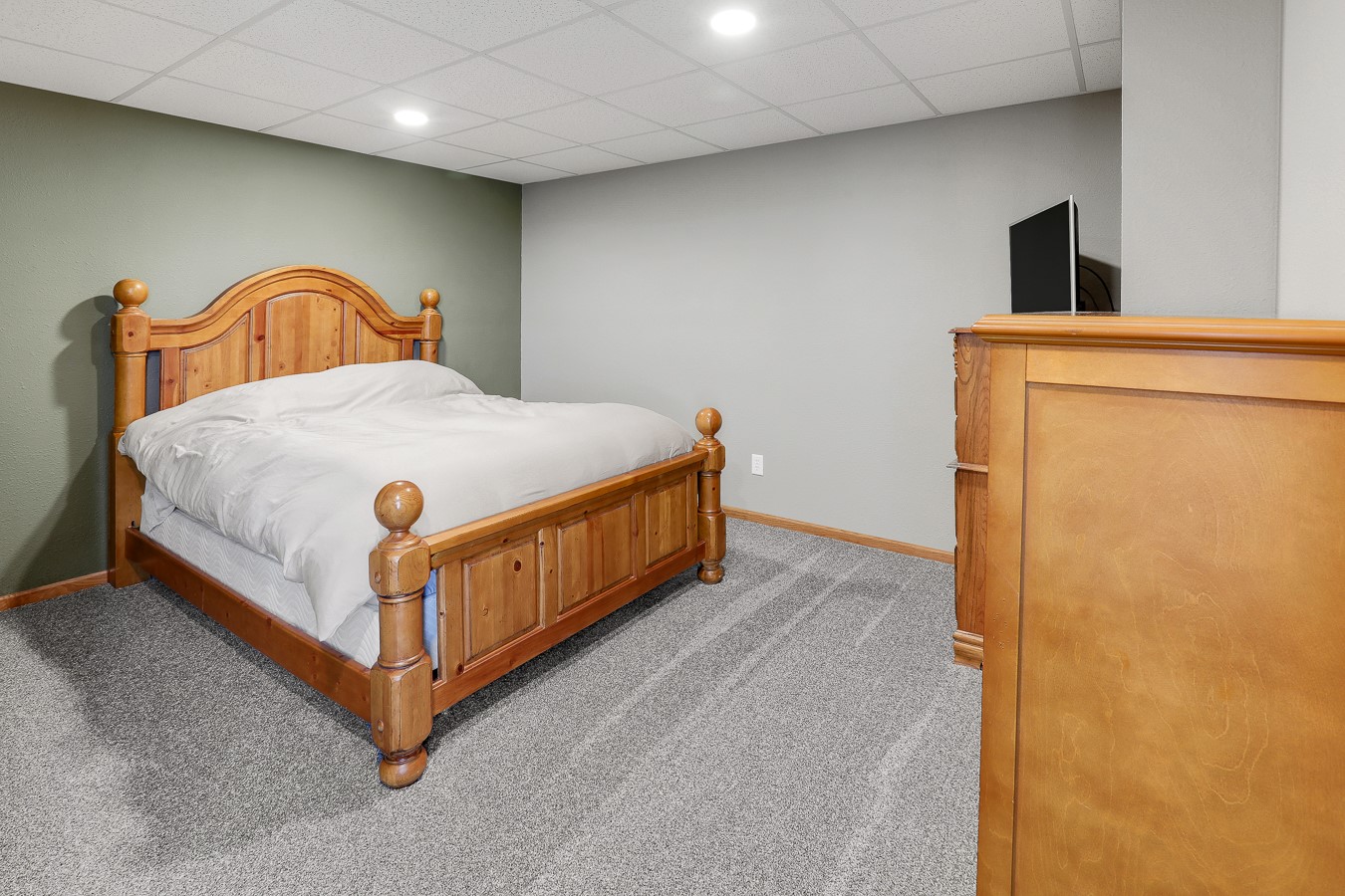 1818 Elk Horn Court, Pella, Iowa image 26