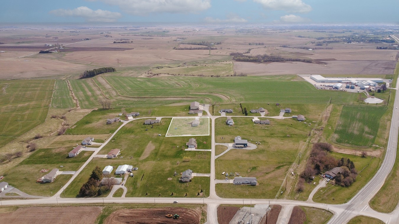 1818 Elk Horn Court, Pella, Iowa image 33