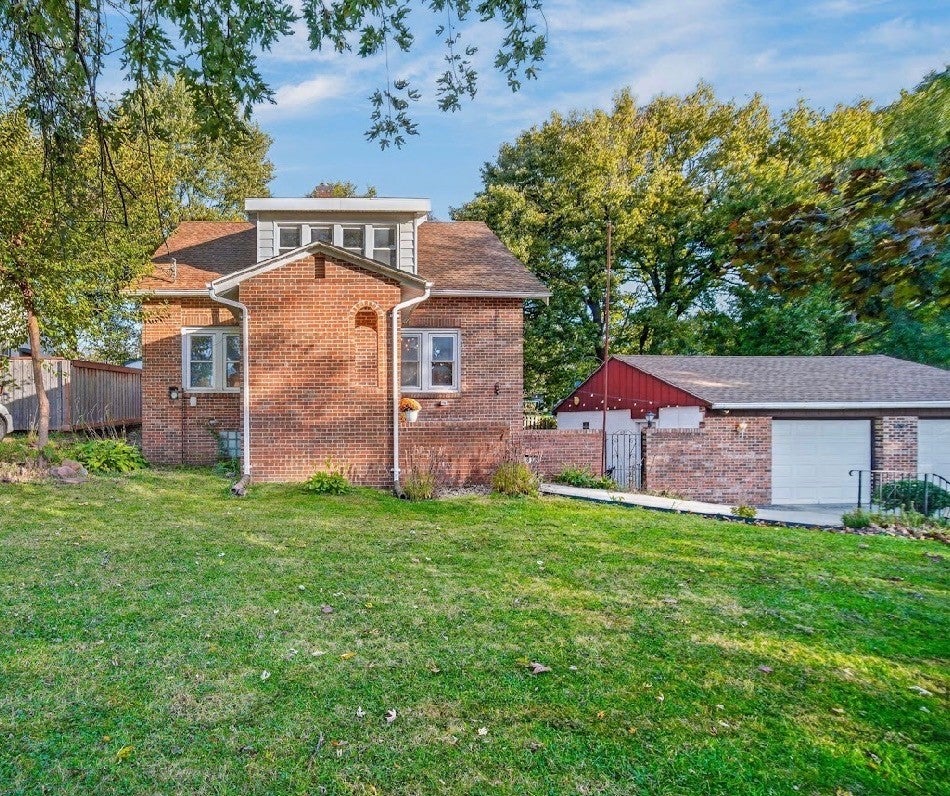 825 Maxwelton Drive