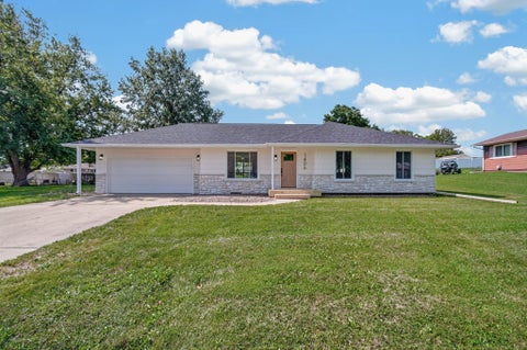 Homes For Sale - 1406 W Jackson Street<br/> Knoxville, IA 50138