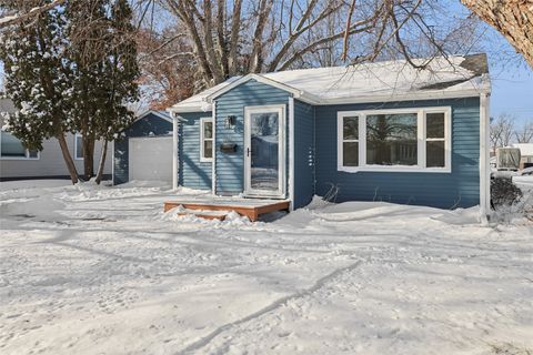 1527 Summer Street Grinnell IA 50112