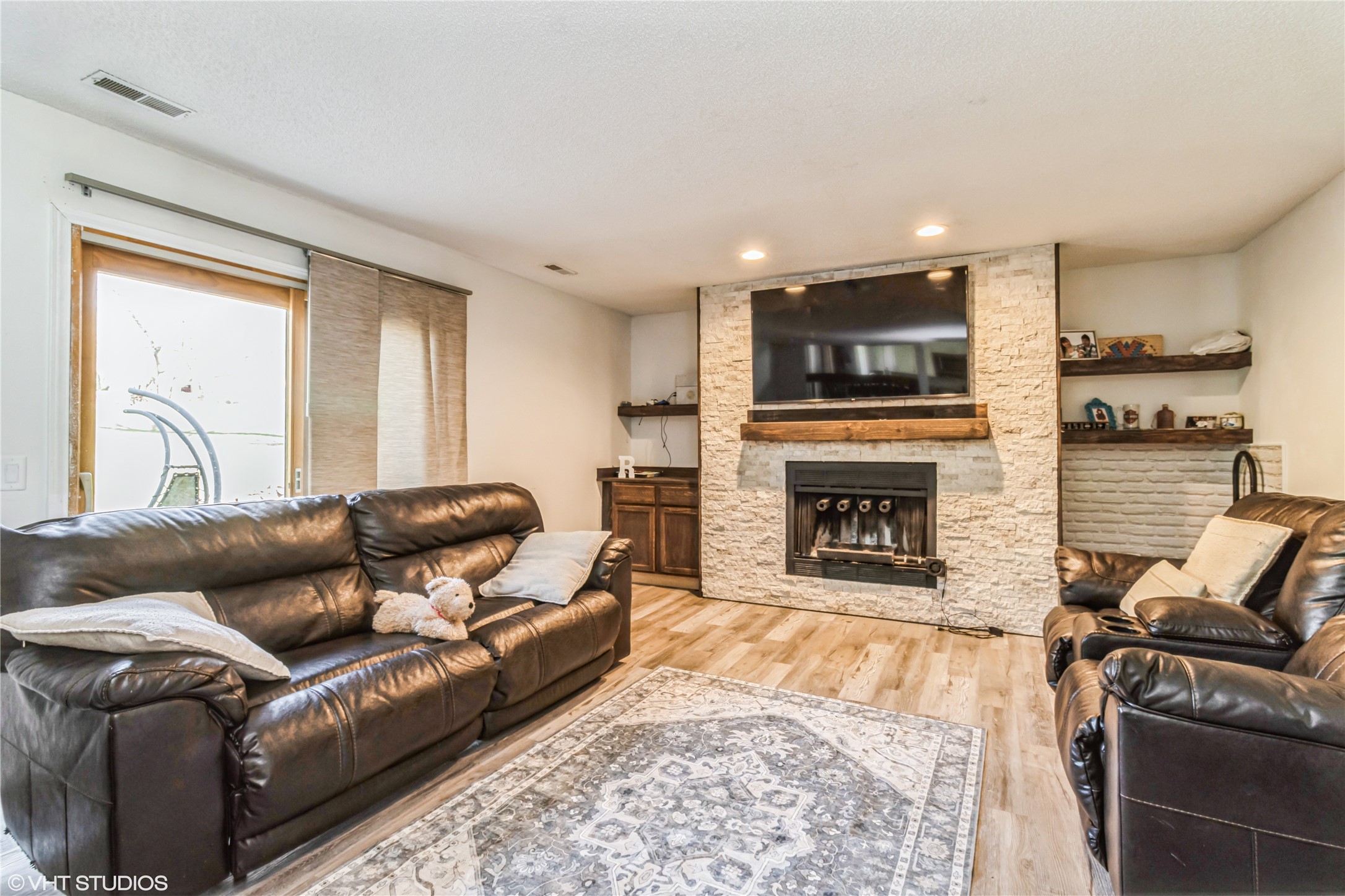 525 Christie Lane, Pleasant Hill, Iowa image 9