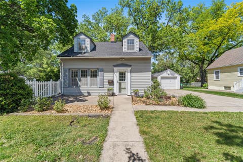 Homes For Sale - 521 13th Street<br/> Ames, IA 50010