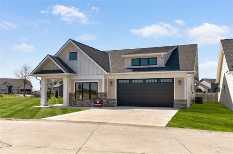 Homes For Sale - 2620 SE Stonegate Court<br/> Dallas County, Waukee, IA 50266