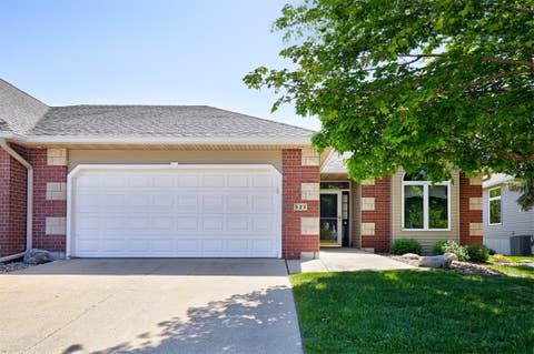 Condo For Sale - 321 NE Eaglewood Drive<br/> Ankeny, IA 50021