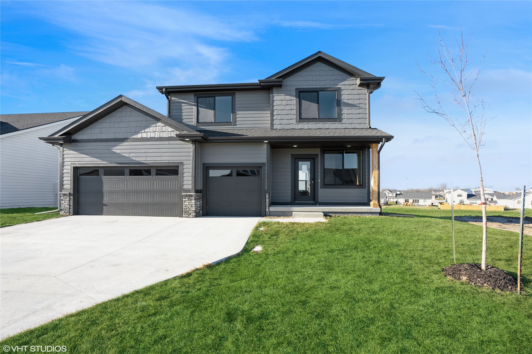 2750 SE Florence Drive, Waukee, Iowa image 2