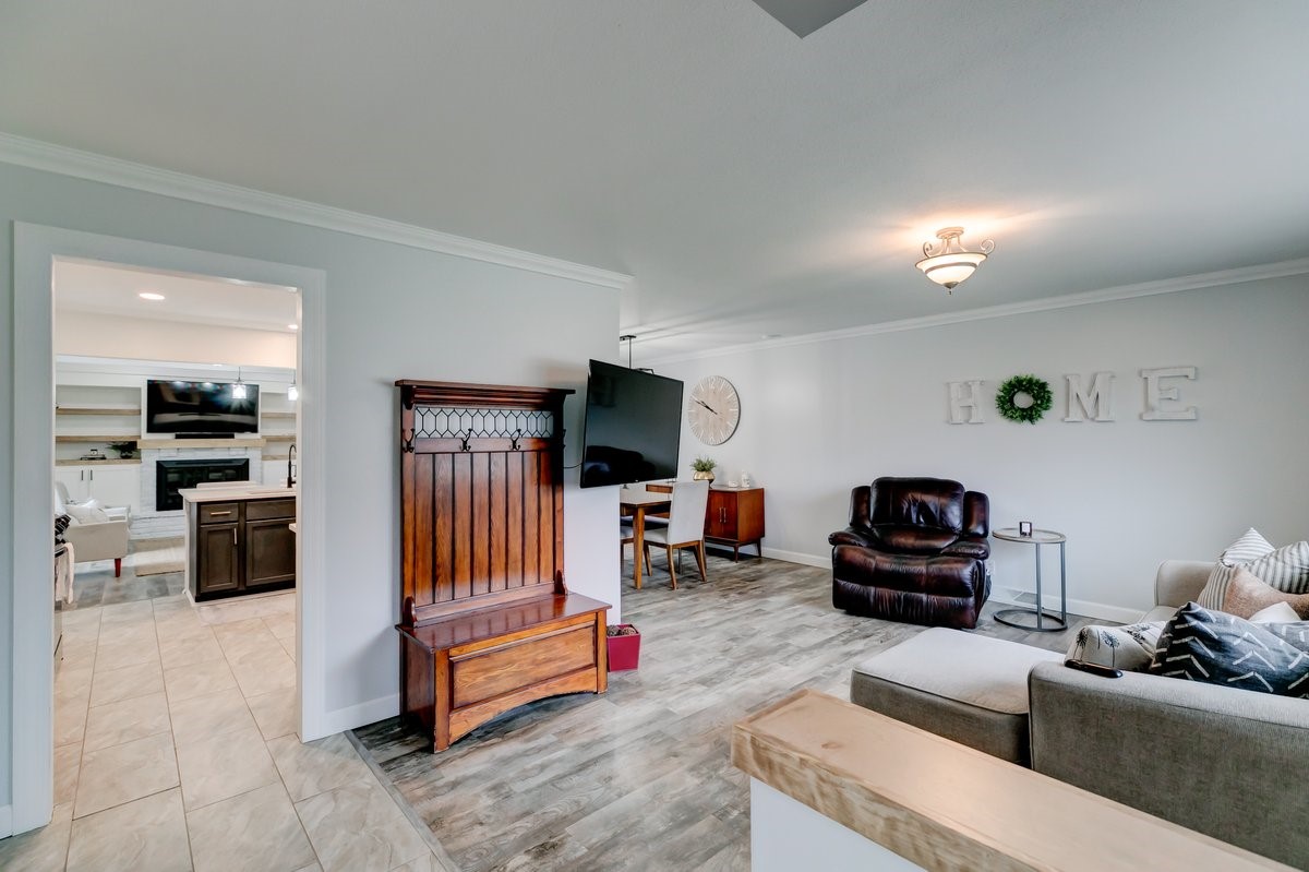 308 34th Street, West Des Moines, Iowa image 3