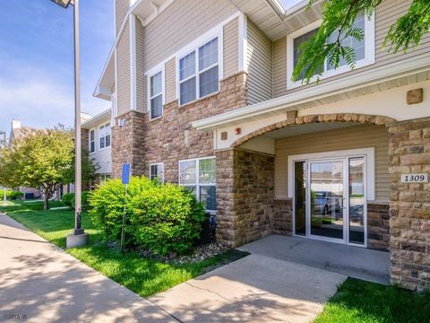 Condominium in Waukee IA 1309 University Avenue.jpg