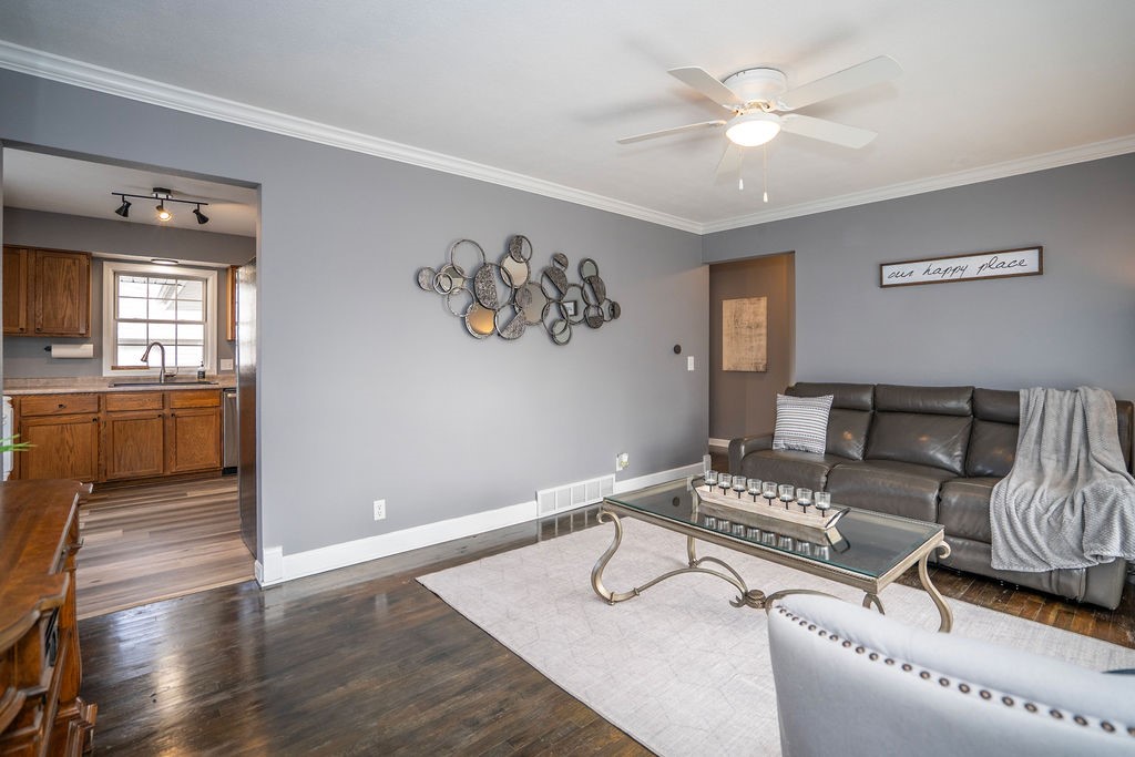 2118 N 4th Avenue, Newton, Iowa image 3