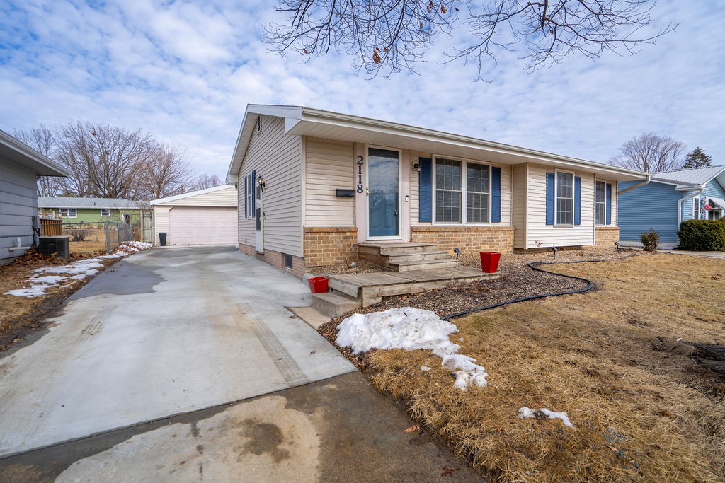 2118 N 4th Avenue, Newton, Iowa image 2