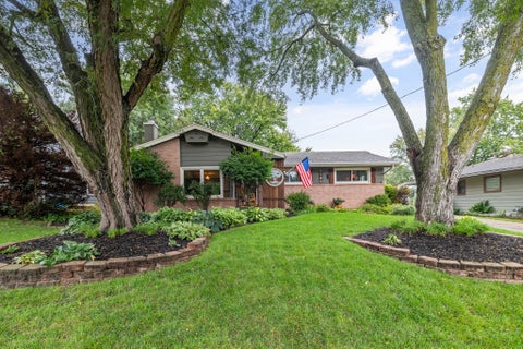 Homes For Sale - 3913 65th Street<br/> Urbandale, IA 50322