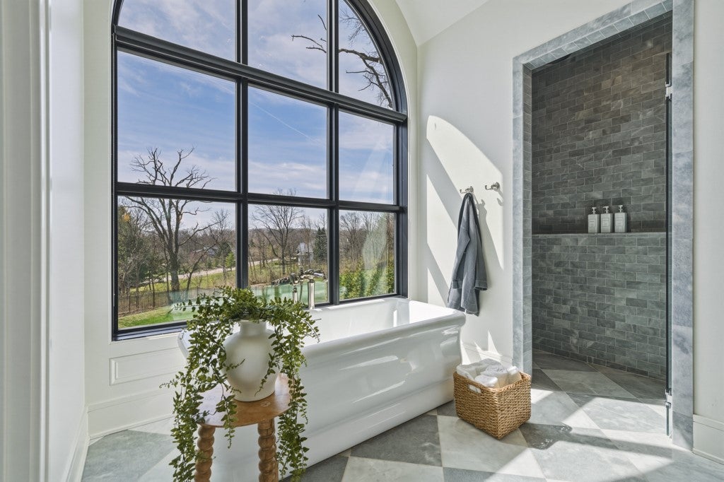 West Des Moines, Iowa, 50265, United States, 6 Bedrooms Bedrooms, ,5 BathroomsBathrooms,Residential,Active,2033345
