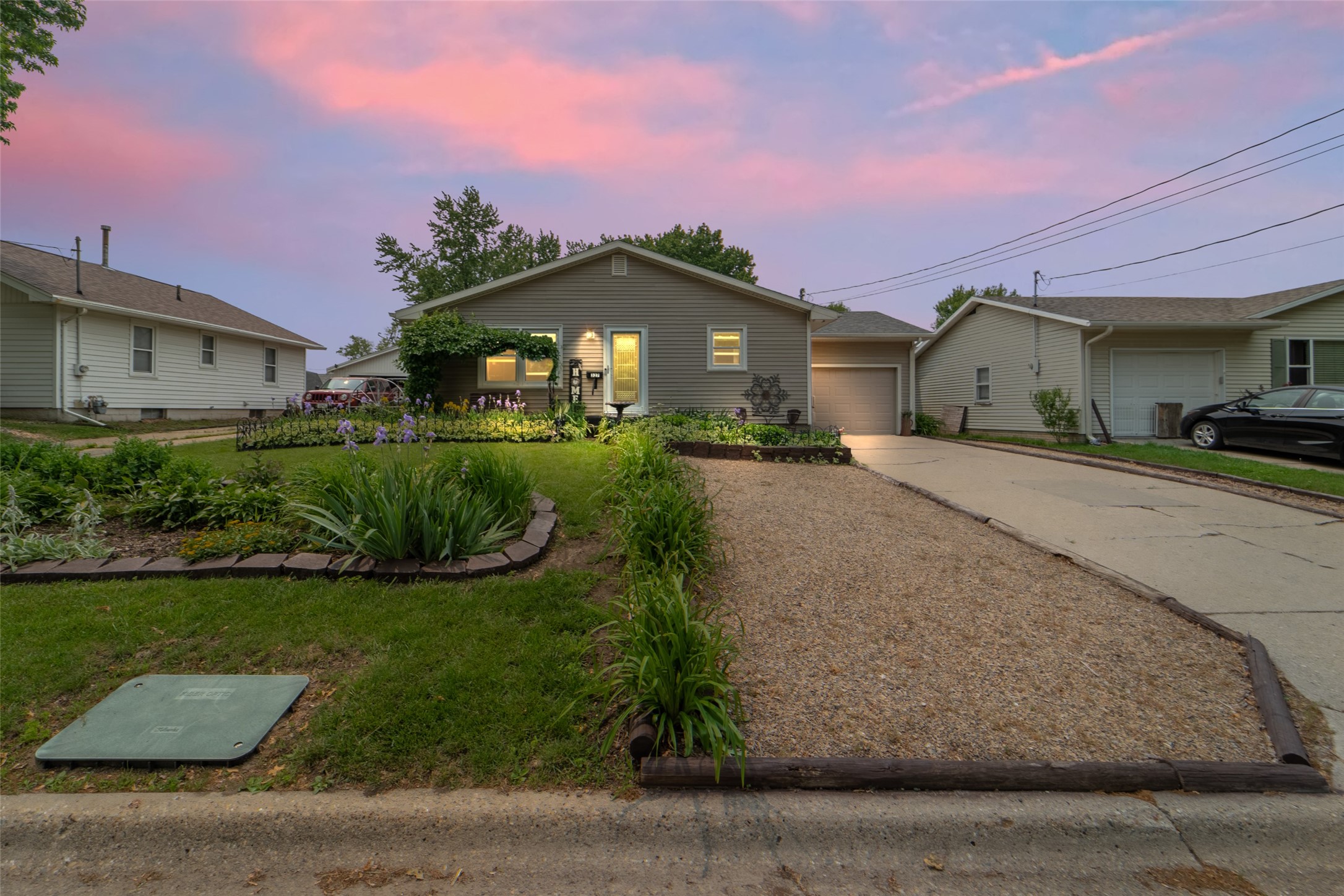 327 E 11th Street, Newton, Iowa image 35