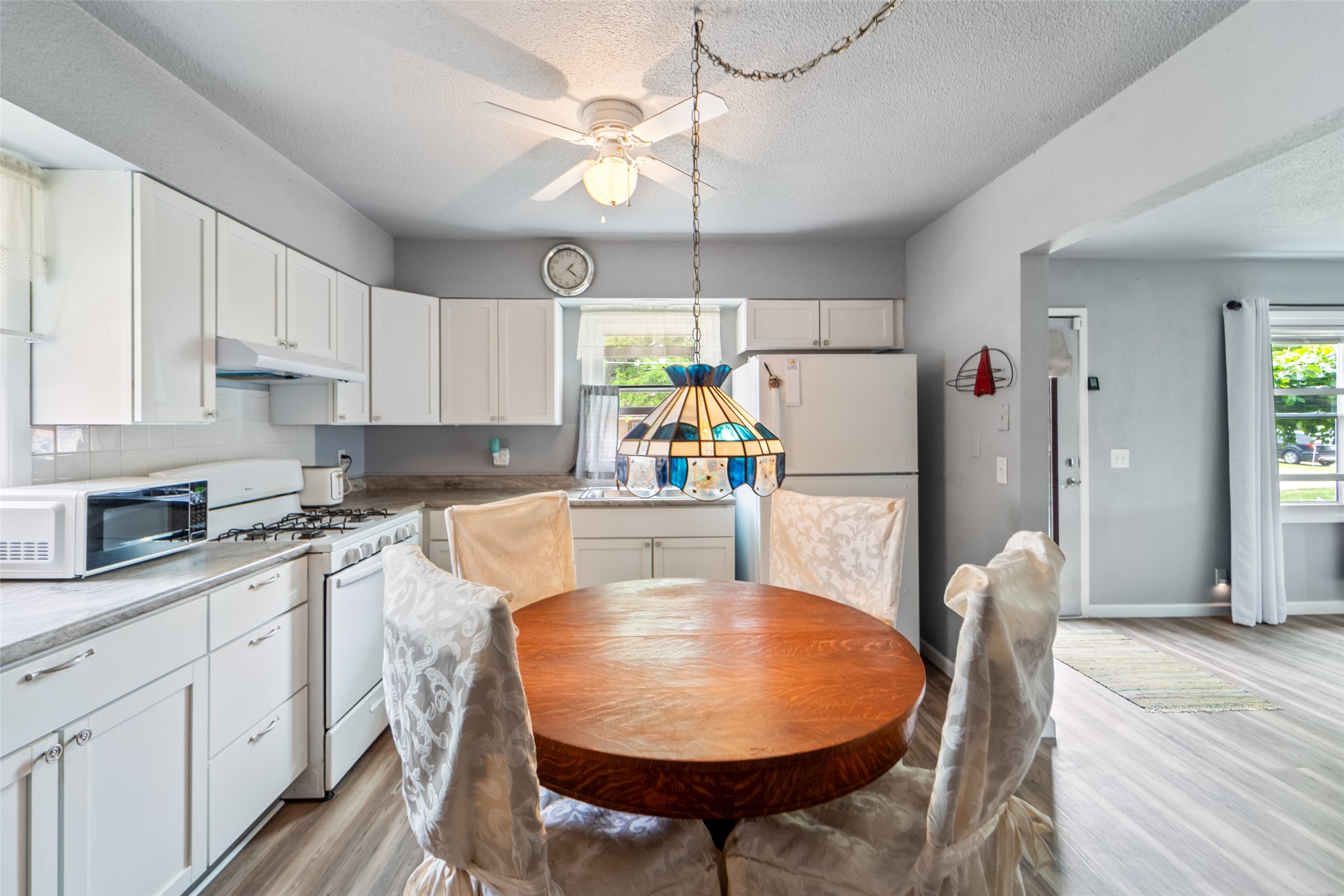 327 E 11th Street, Newton, Iowa image 10
