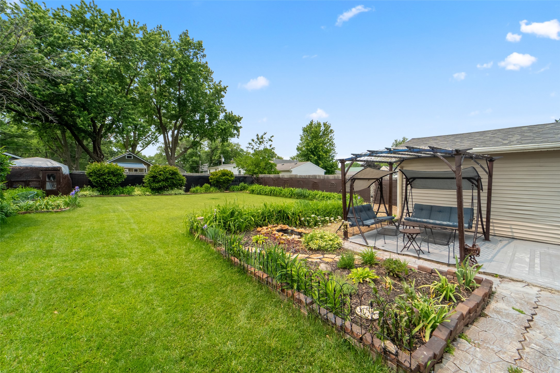 327 E 11th Street, Newton, Iowa image 32